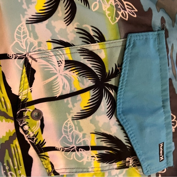 Hurley Surf Print Shorts - 2 available - Picture 3 of 4